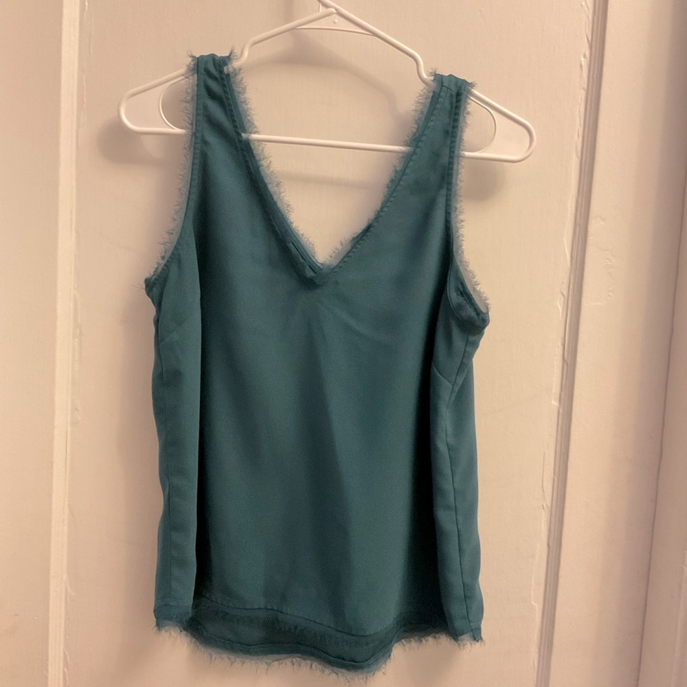 Chelsea28 tank top size small.